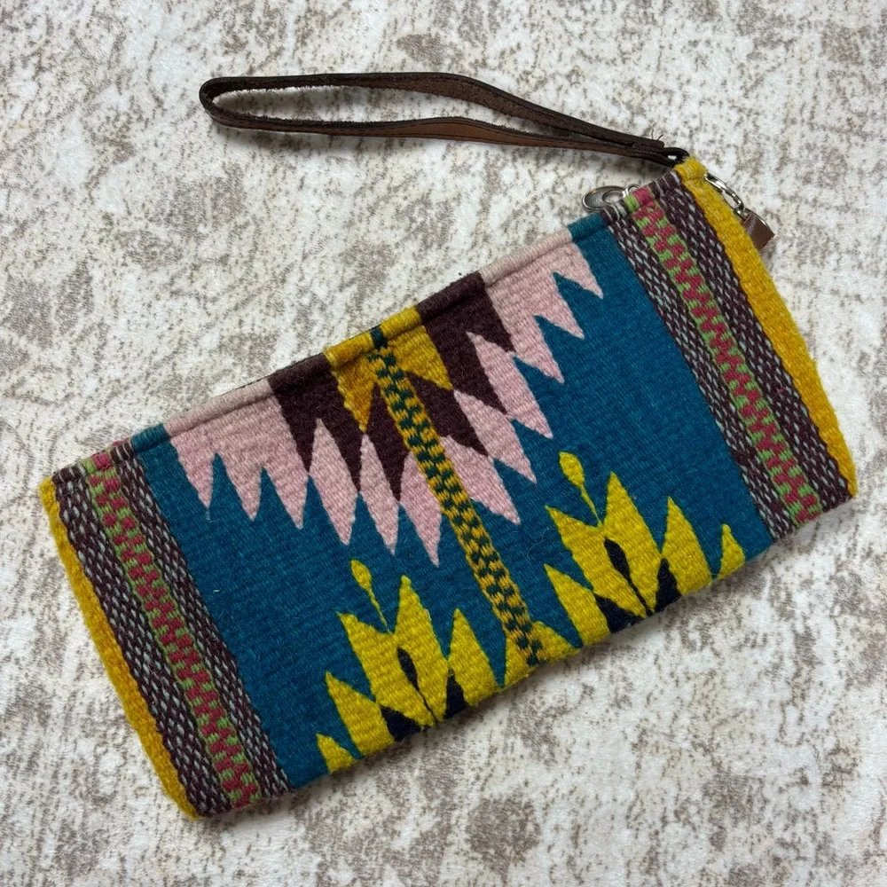 Southwest Woven‎ Print Wristlet Clutch